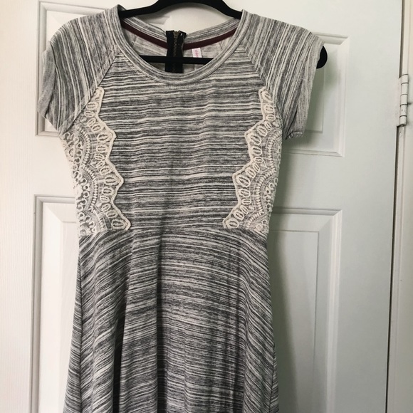 Grey Heathered Midi Dress with Lace - Picture 5 of 5